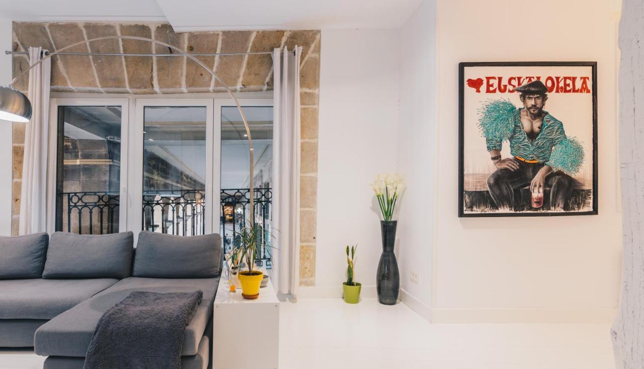 Plaza Nueva Apartment By People Rentals Bilbao Bagian luar foto